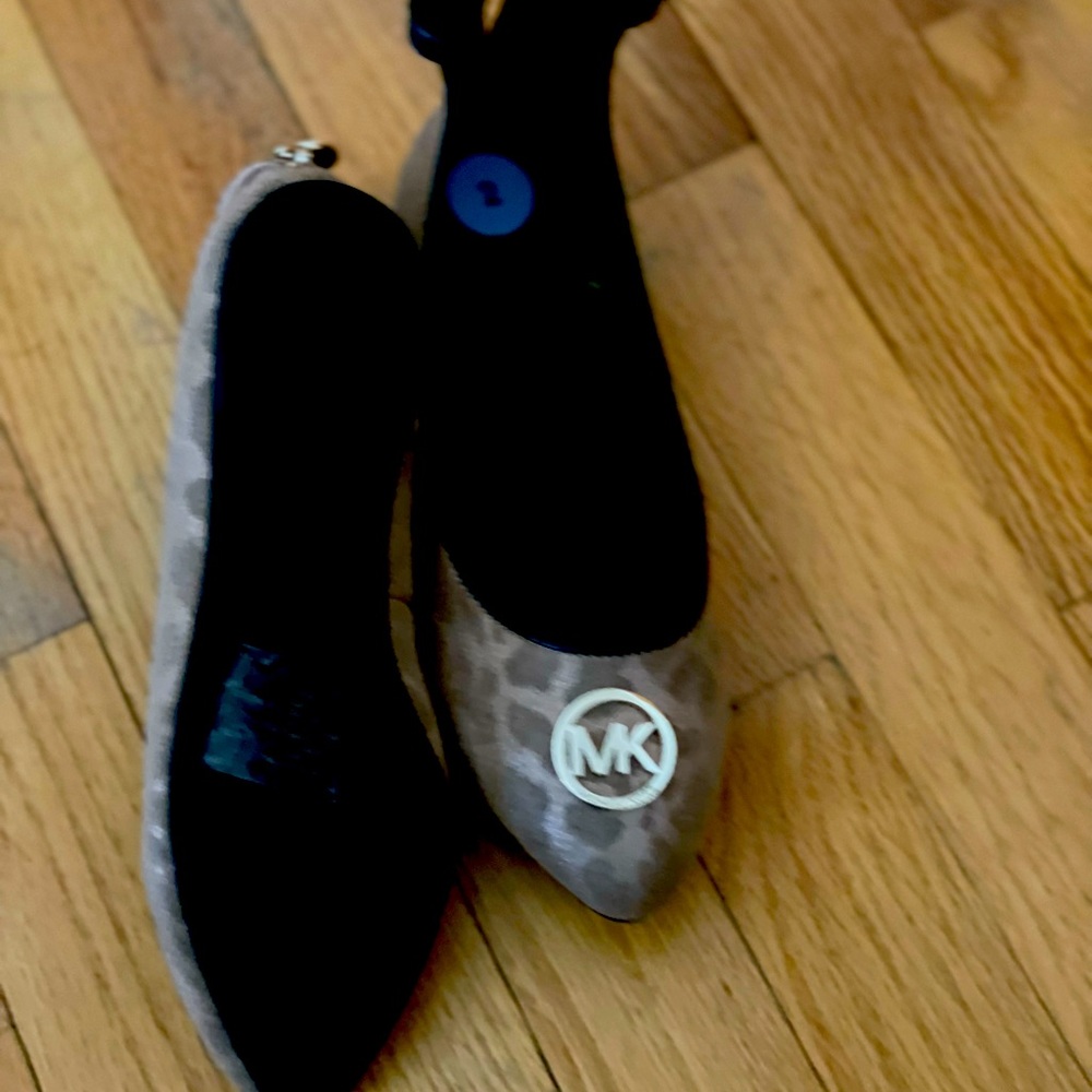 Girl shoe